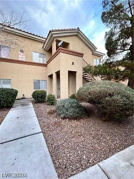 1050 E Cactus Ave #1011 - Photo 2 of 22