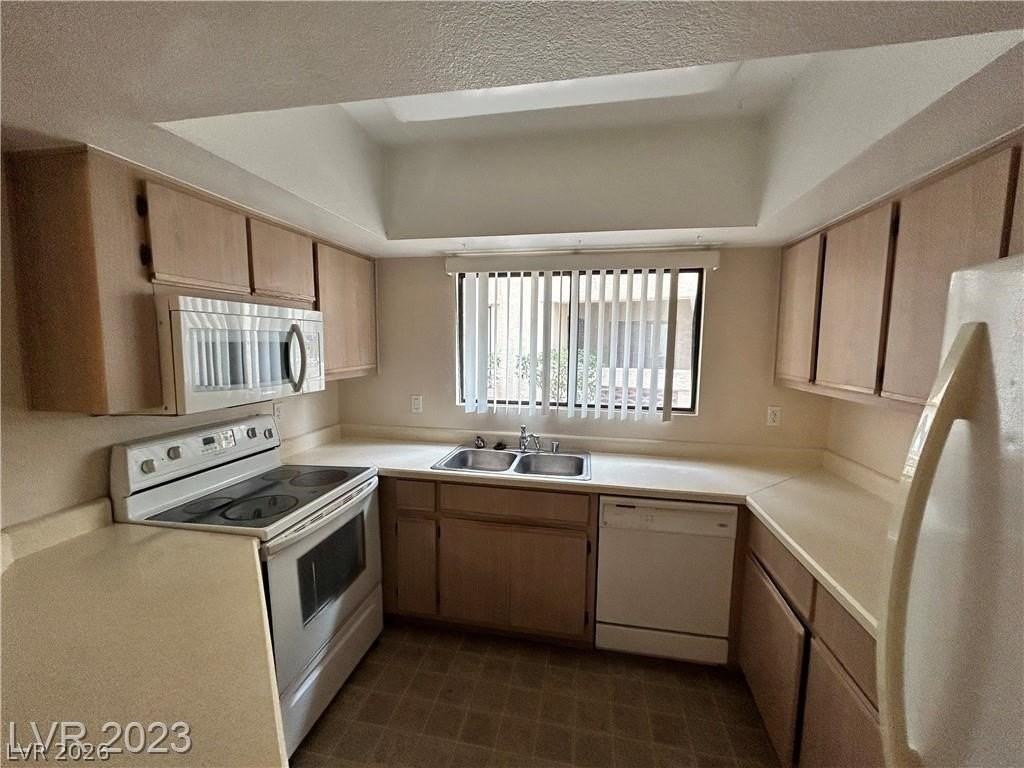 8455 W Sahara Ave #177 - Photo 4 of 14