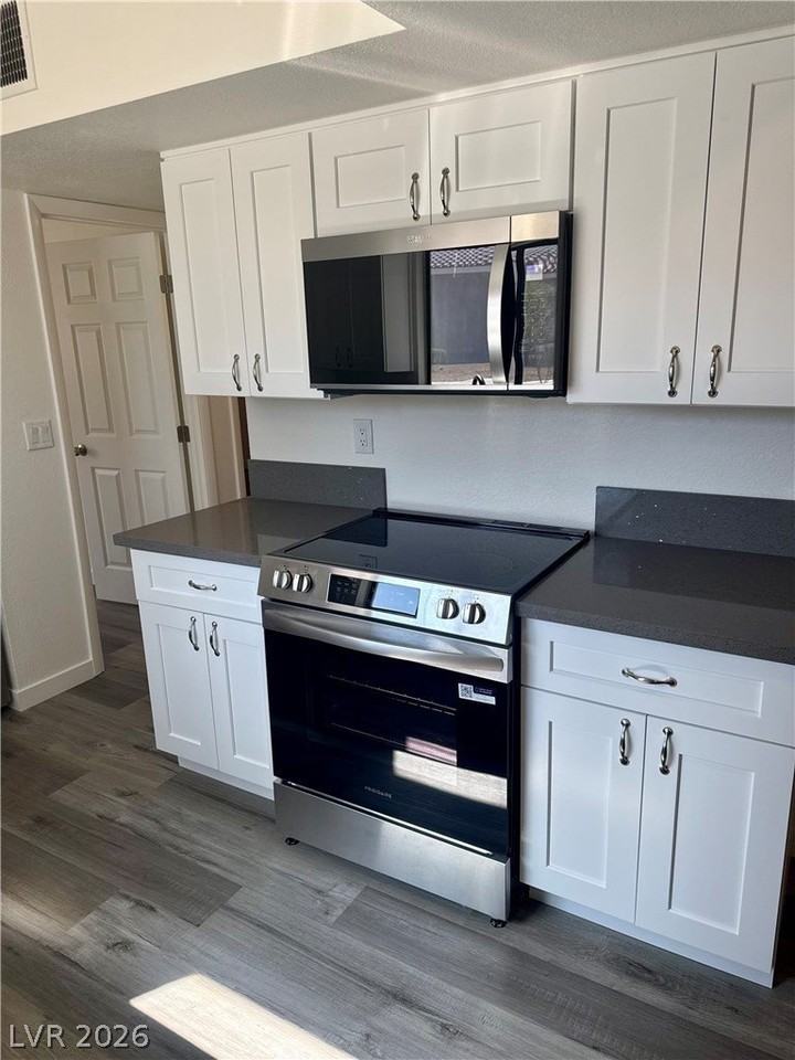 1312 Capri Dr #A - Photo 3 of 11