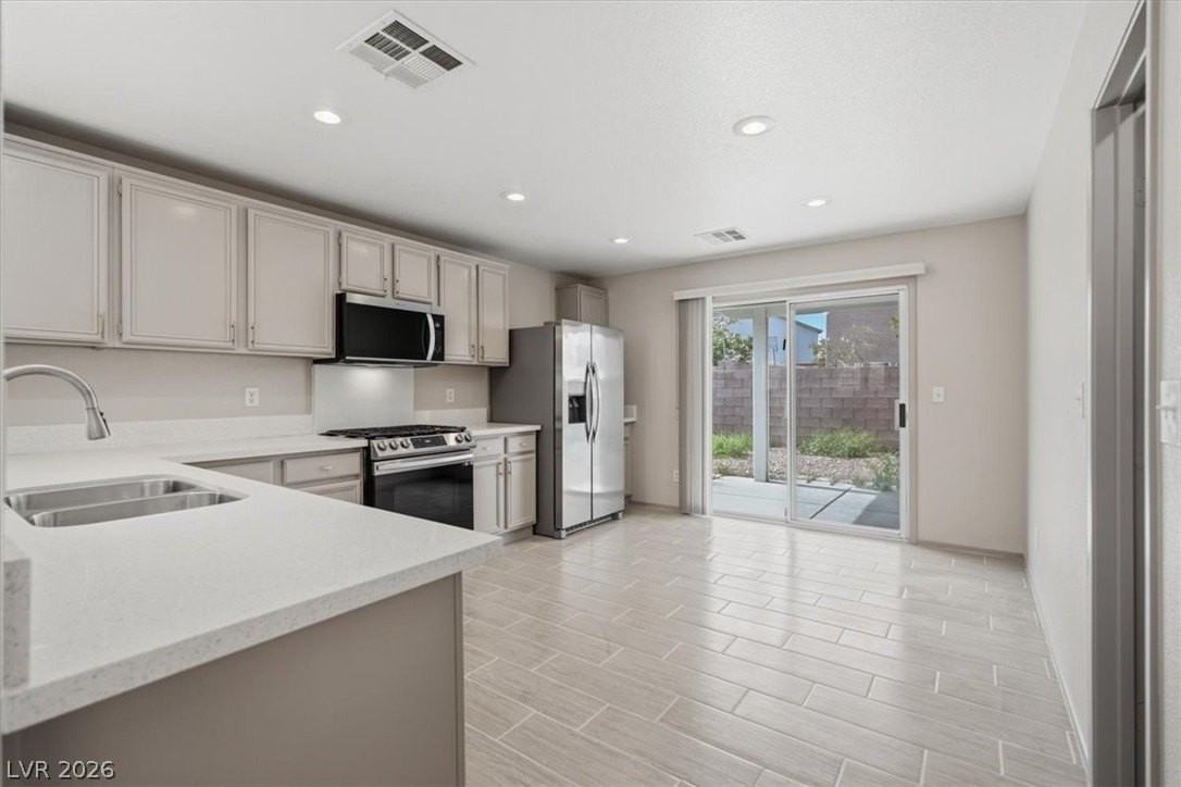 11795 Magliana St - Photo 2 of 16