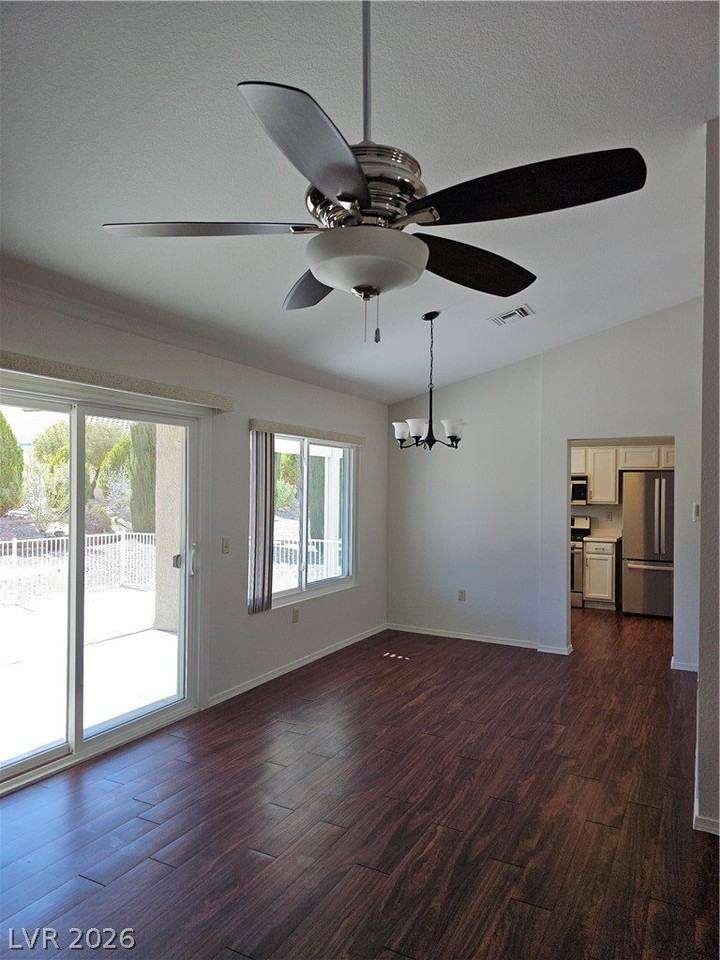 8801 Pennystone Ave - Photo 6 of 22