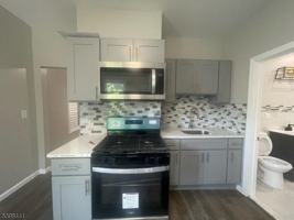 featured image of 160 12th Ave #2