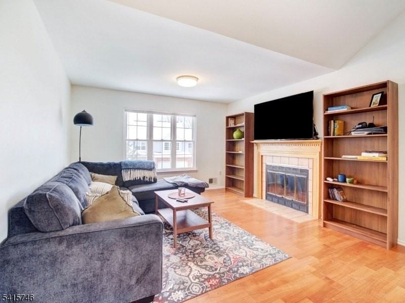 3702 Vroom Dr - Photo 4 of 19