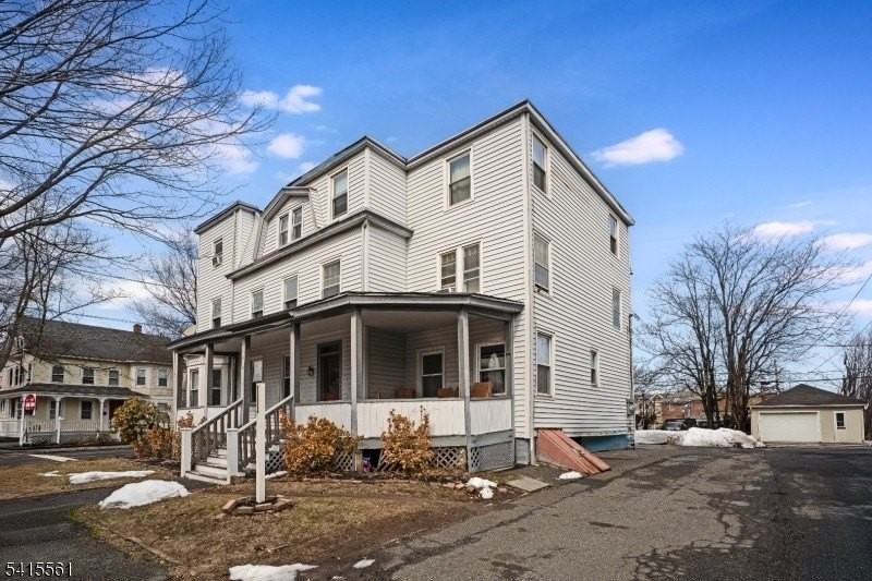 98 Maple Ave - Photo 2 of 17