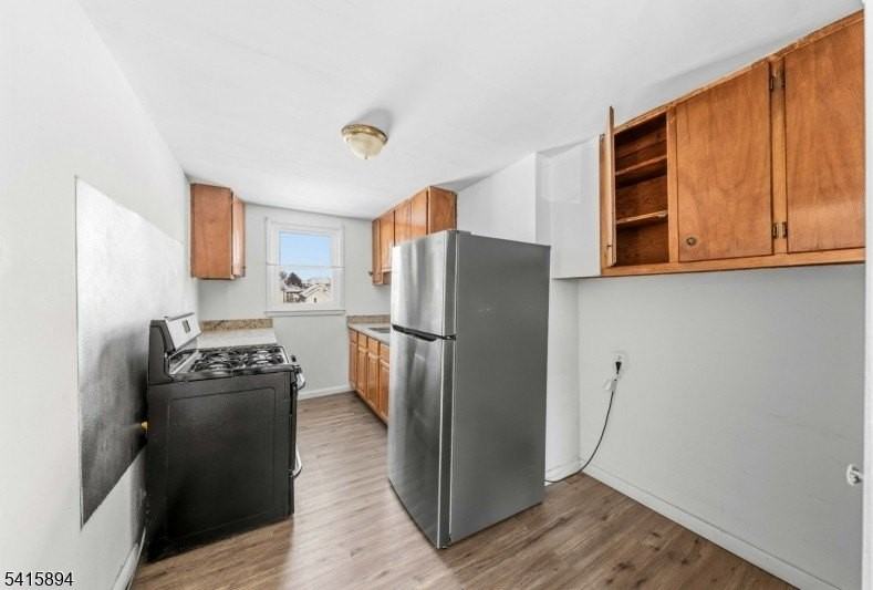 129 Sayre St - Photo 6 of 24