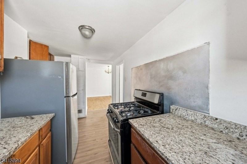 129 Sayre St - Photo 7 of 24