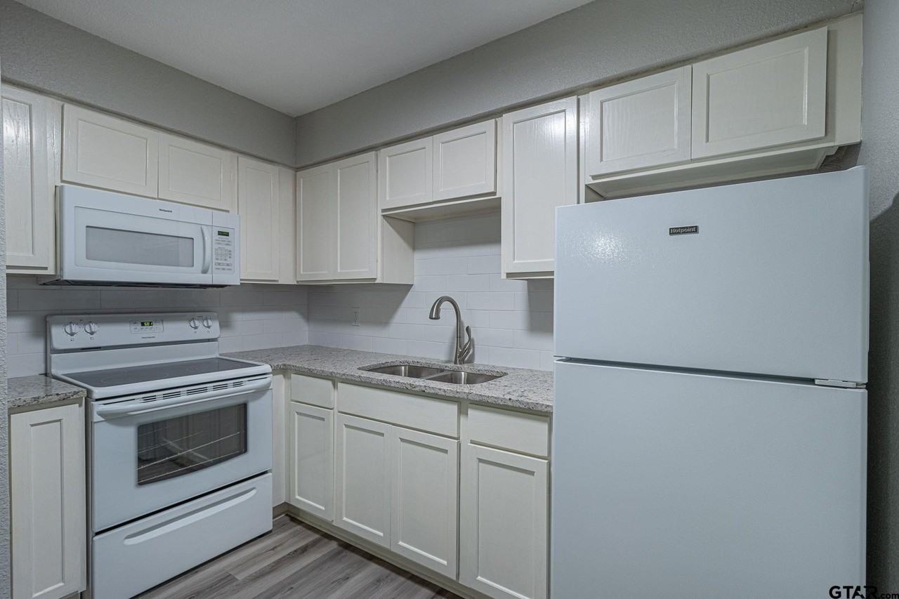 9951 Fm 346 E - Photo 2 of 13