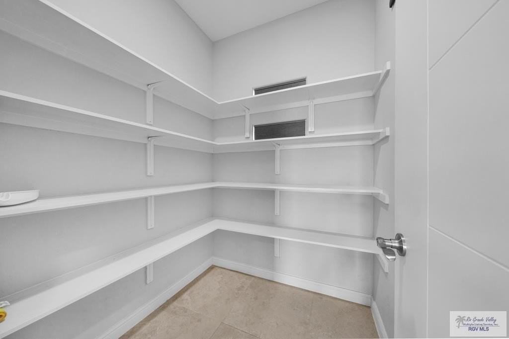 23910 Richmond Cir - Photo 5 of 13