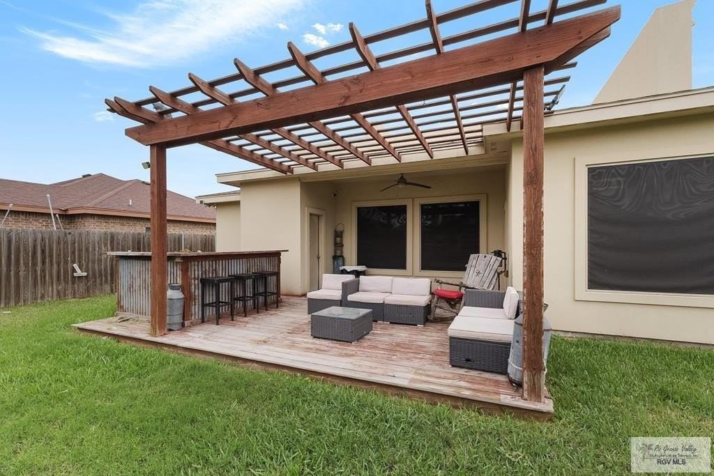 5563 Rawhide Dr - Photo 2 of 14