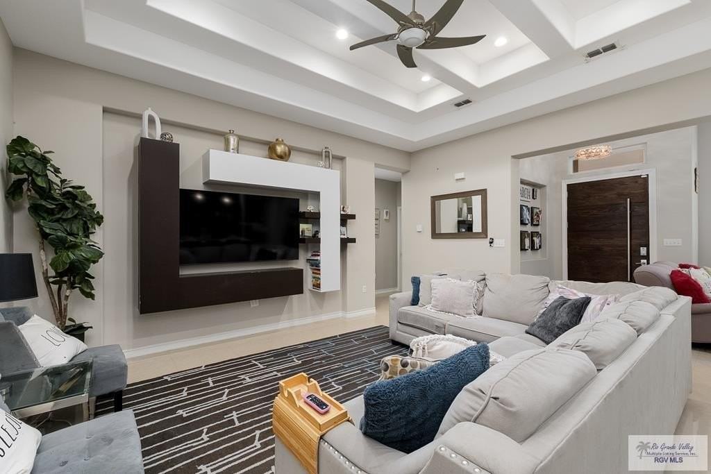 5563 Rawhide Dr - Photo 4 of 14