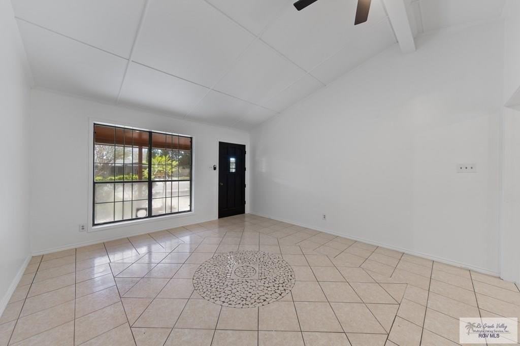 2401 E Austin Ave - Photo 5 of 33