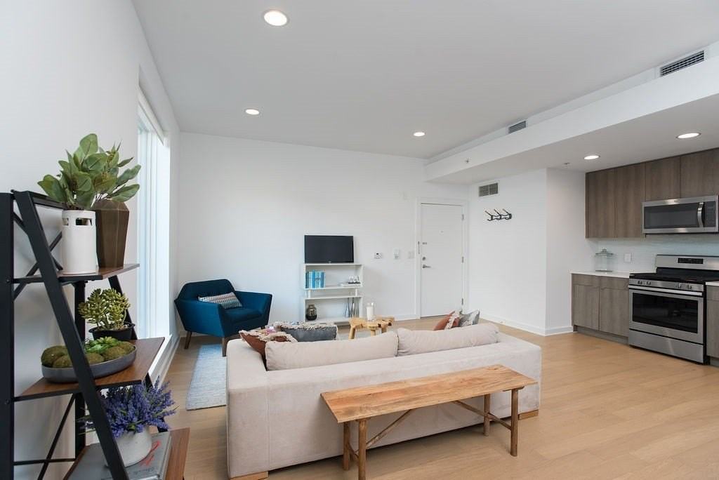 600 Harrison St #505 - Photo 7 of 20