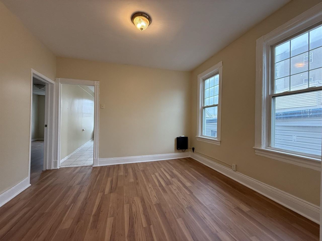 816 19th St - Photo 2 of 10