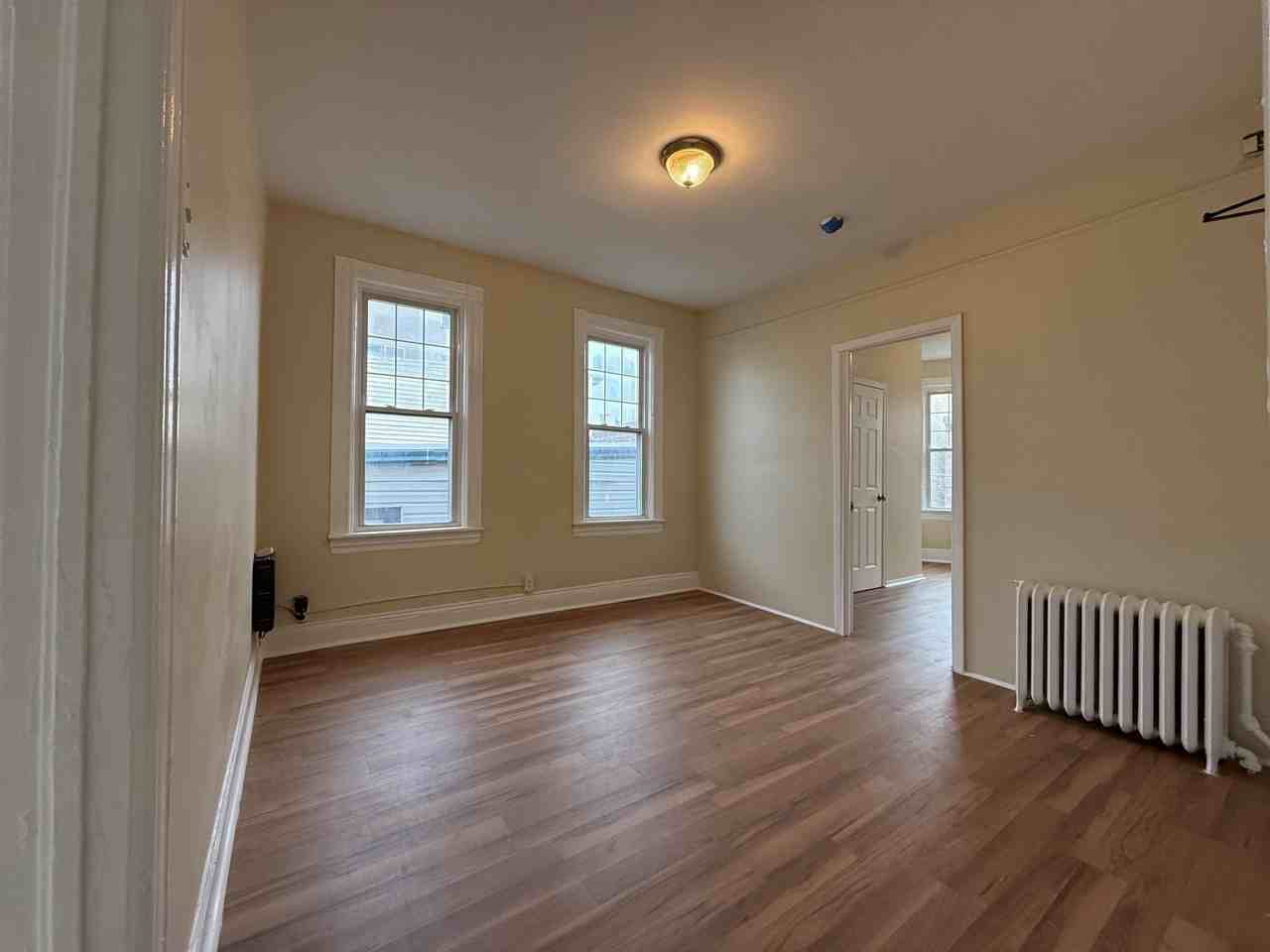 816 19th St - Photo 3 of 10