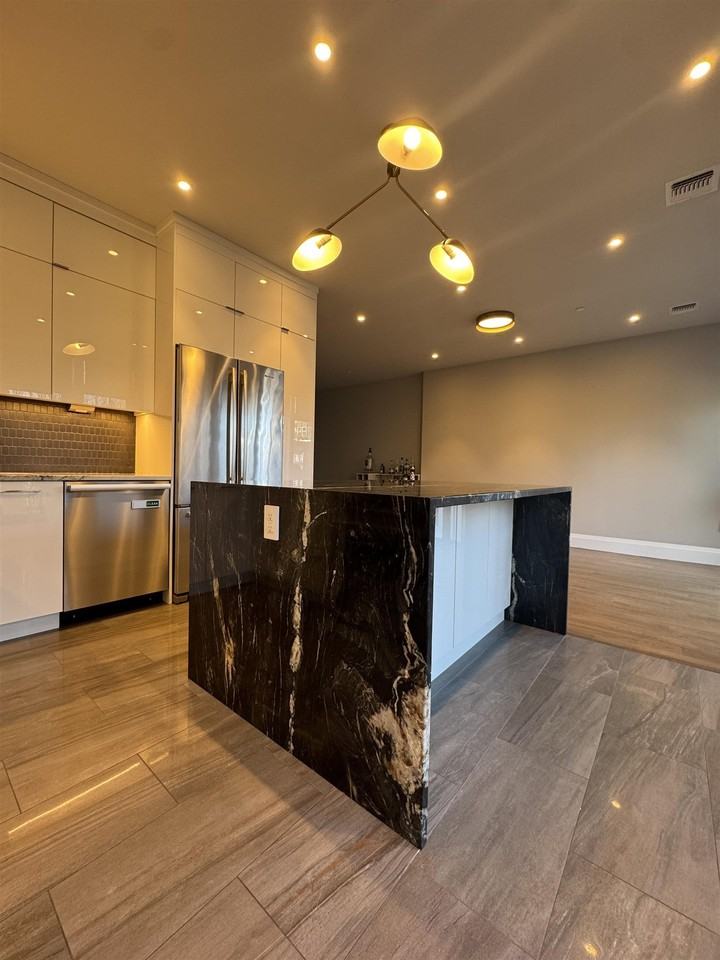 16 Bright St #2 - Photo 7 of 28