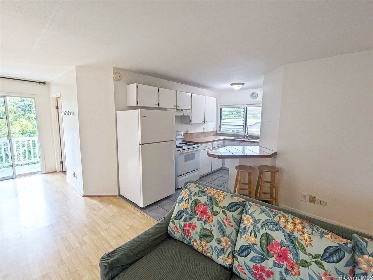 42-099 Old Kalanianaole Rd - Photo 2 of 7