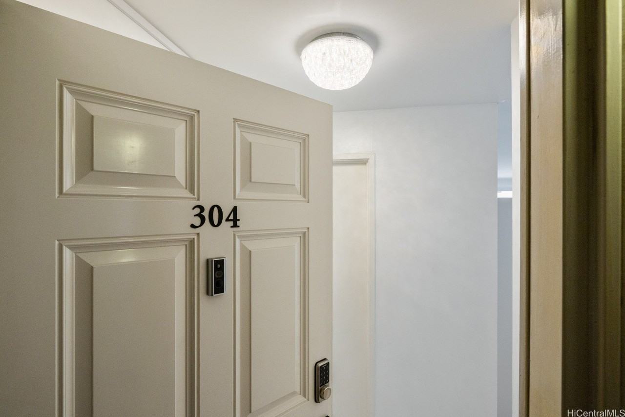 435 Walina St Apt 304 - Photo 2 of 20