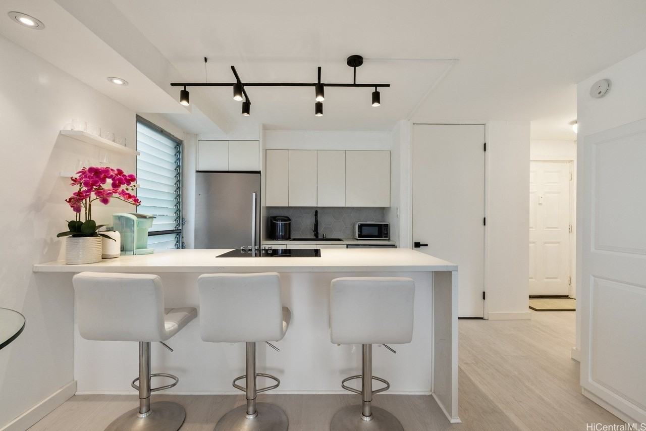 435 Walina St Apt 304 - Photo 6 of 20