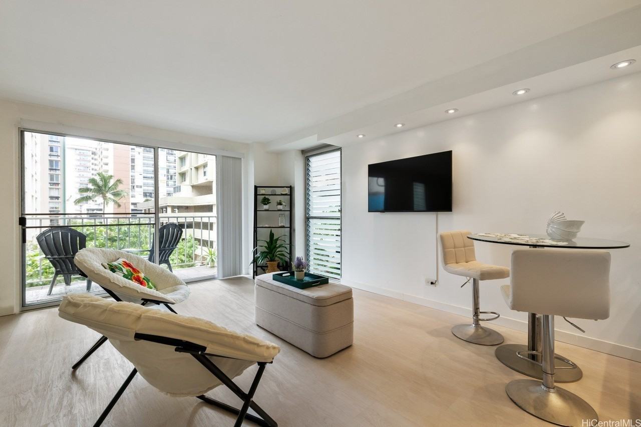 435 Walina St Apt 304 - Photo 7 of 20