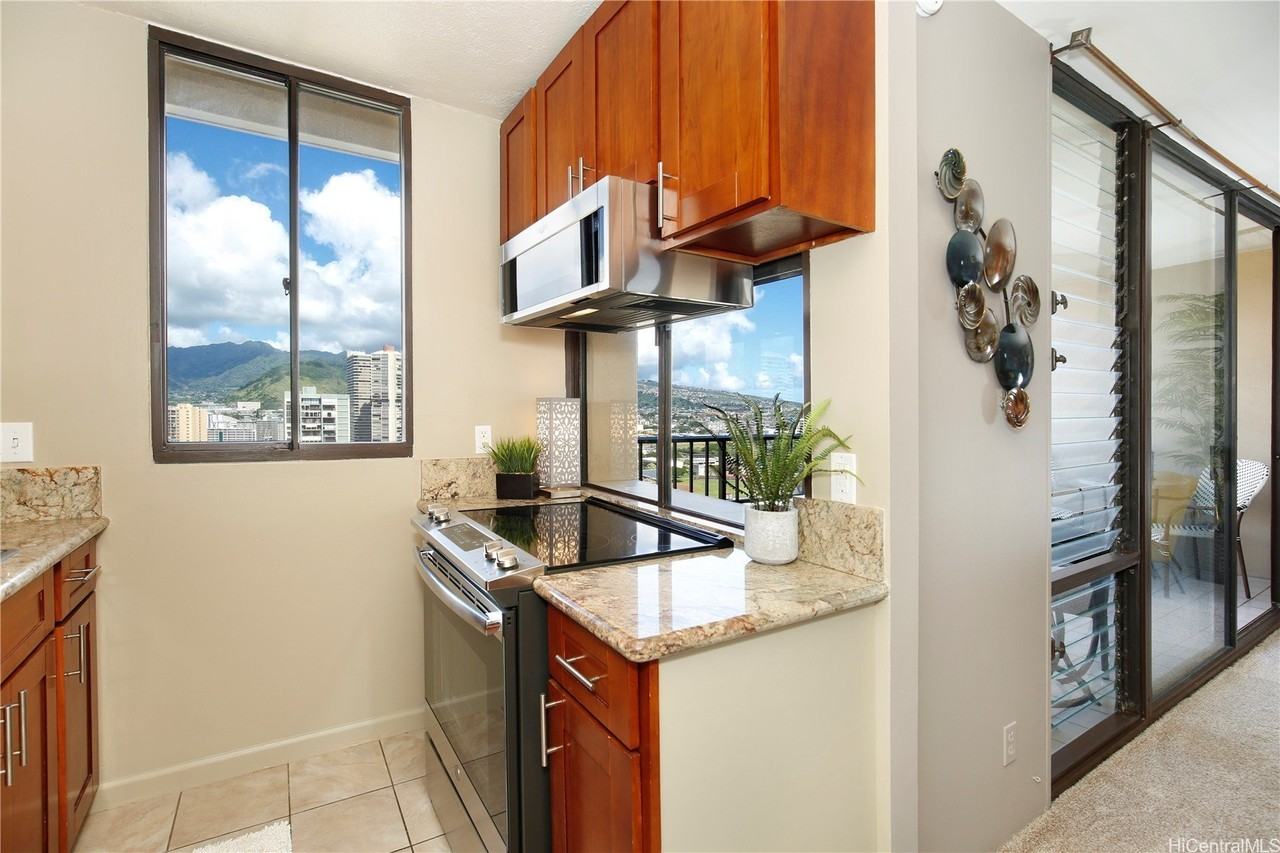 2121 Ala Wai Blvd Apt 2504 - Photo 4 of 13