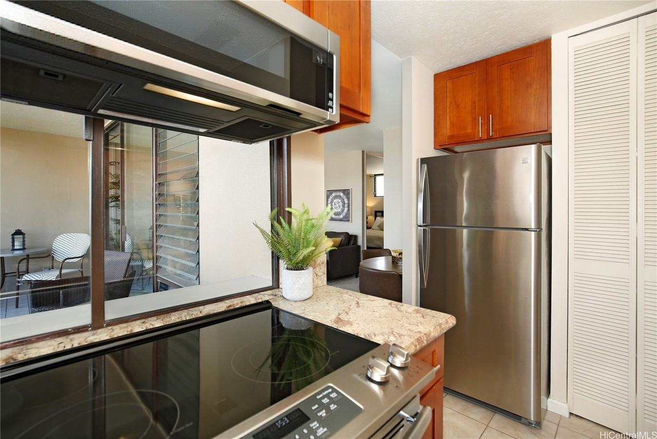 2121 Ala Wai Blvd Apt 2504 - Photo 5 of 13