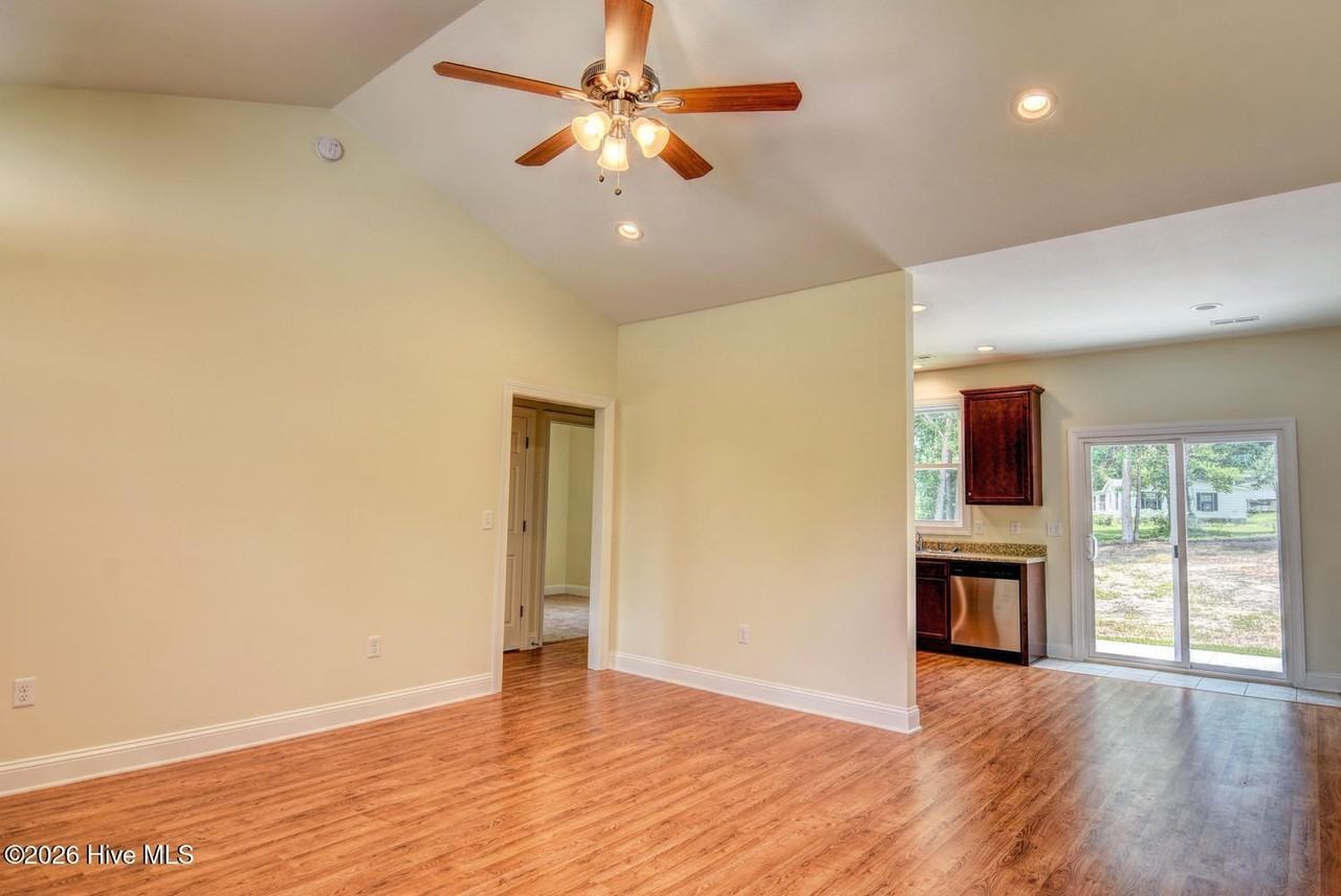 120 Crabshell Ln - Photo 6 of 21