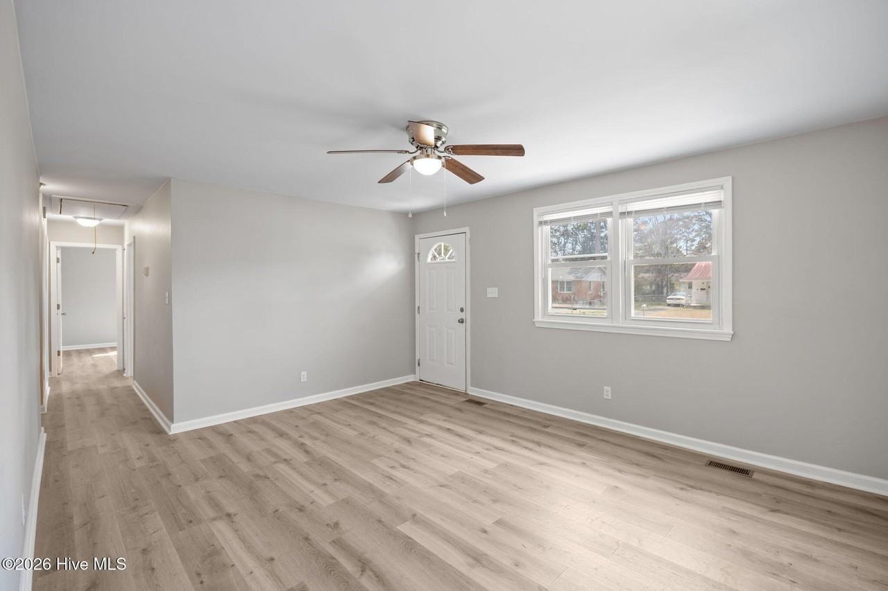 117 Kitt Dr - Photo 3 of 19