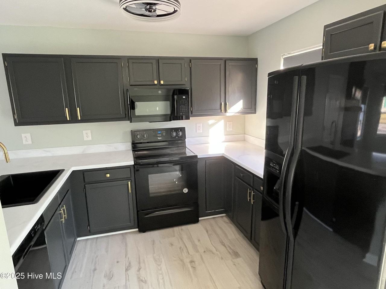 2523 Legend Dr - Photo 7 of 15