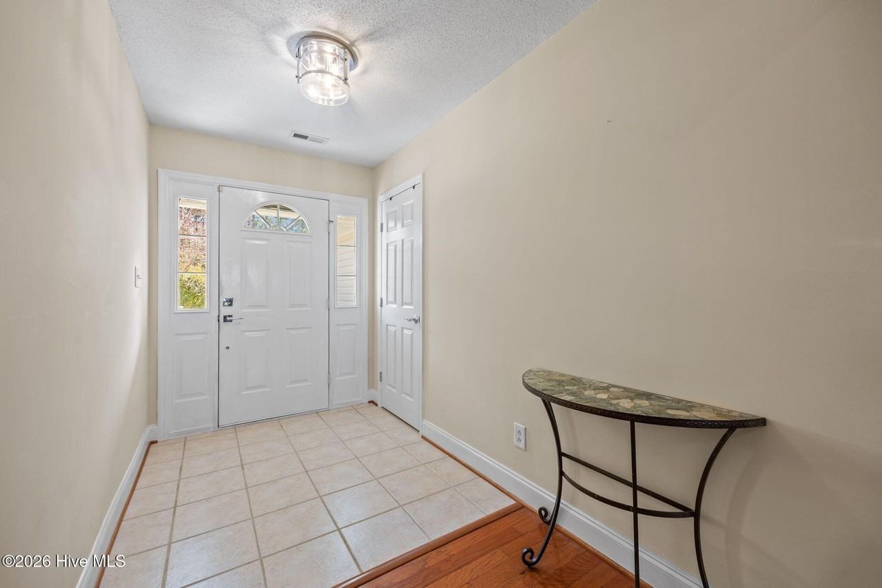 313 Star Hill Dr - Photo 6 of 39