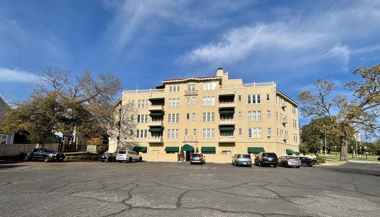 2068 Walton Way Apt 403 - Photo 2 of 12