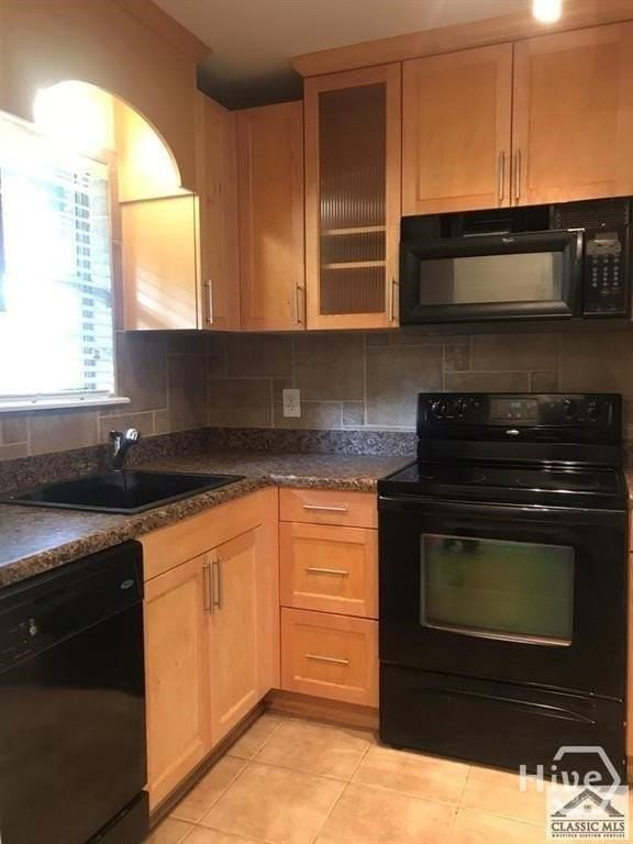 1055 Baxter St #408 - Photo 4 of 15