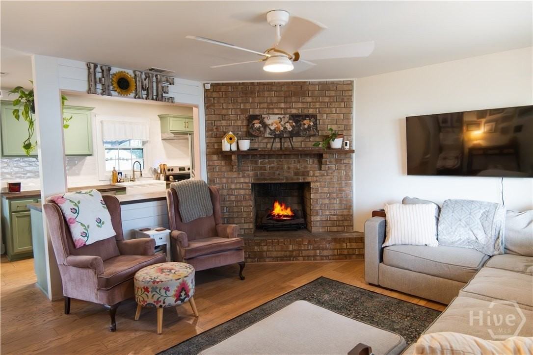 2329 E 42nd St - Photo 3 of 20