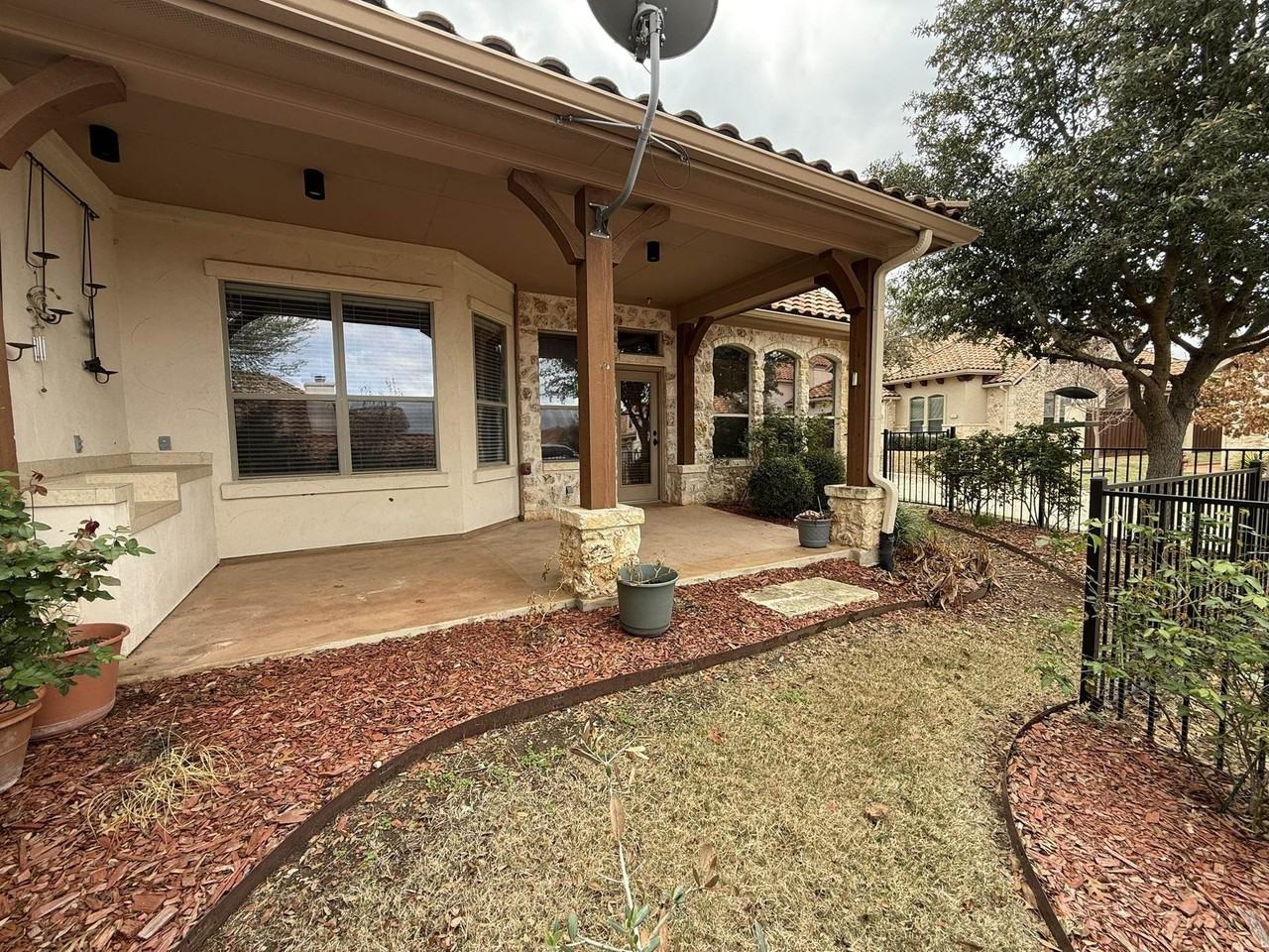 306 Enclave Cir - Photo 5 of 30