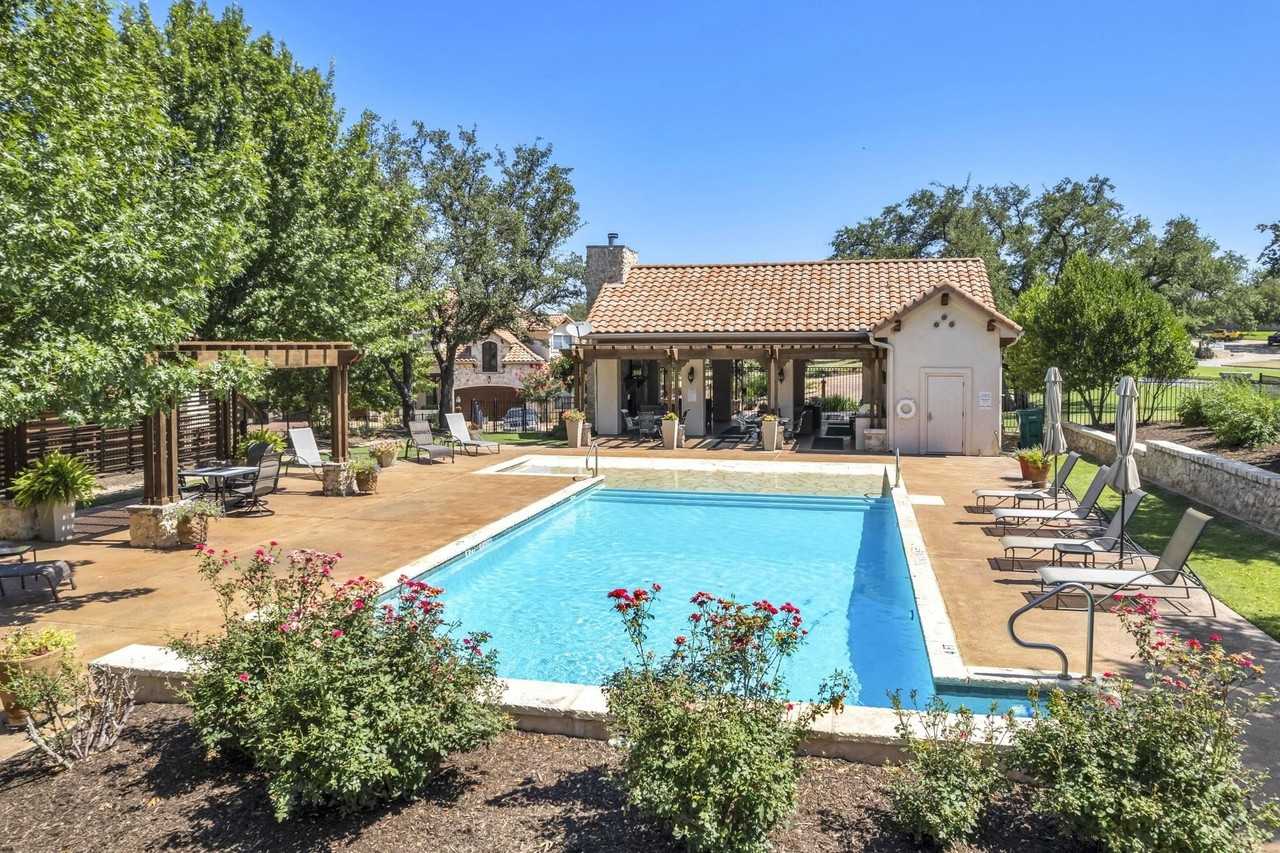 306 Enclave Cir - Photo 6 of 30