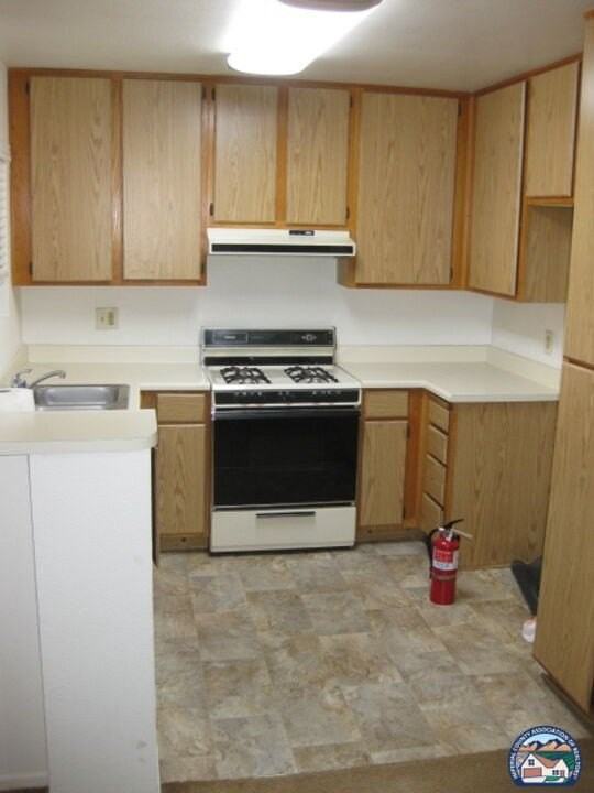 1100 Rodeo Dr Unit 665 - Photo 4 of 9