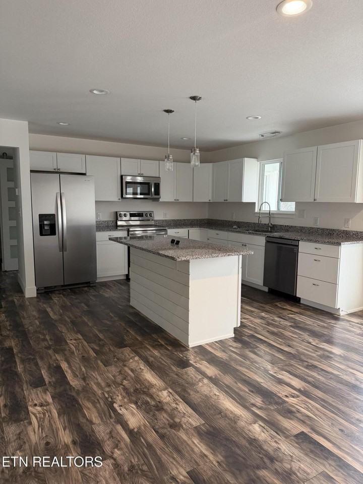 1281 Swan Pond Circle Rd - Photo 3 of 14