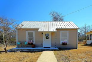 309 Lowry St - Photo 1 of 1