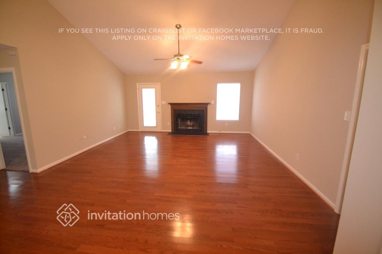 1217 Settlers Bridge Ct - Photo 2 of 9