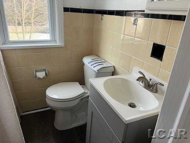 366 N Mckenzie St - Photo 7 of 8