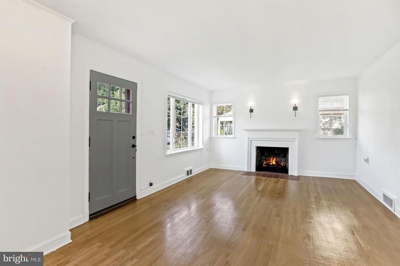 4803 Westway Dr - Photo 4 of 33