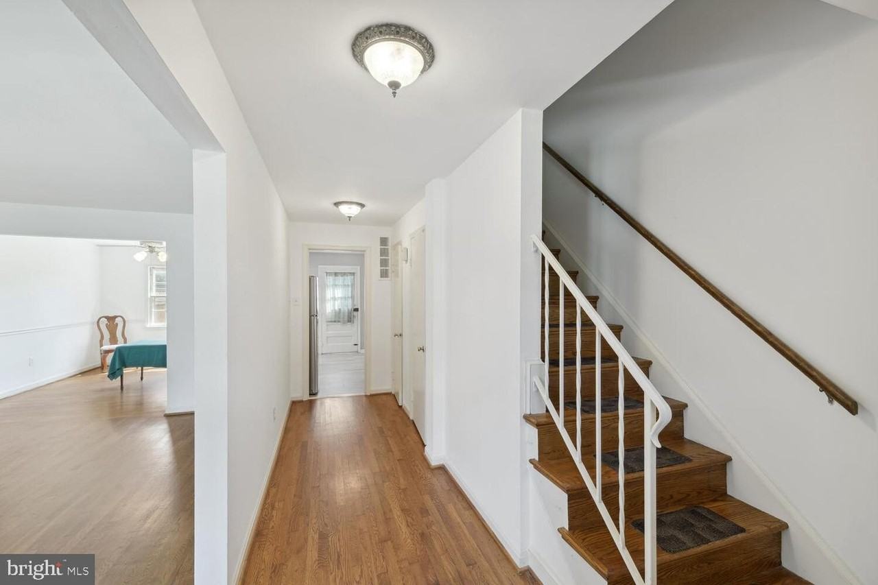 1549 Bruton Ct - Photo 3 of 18