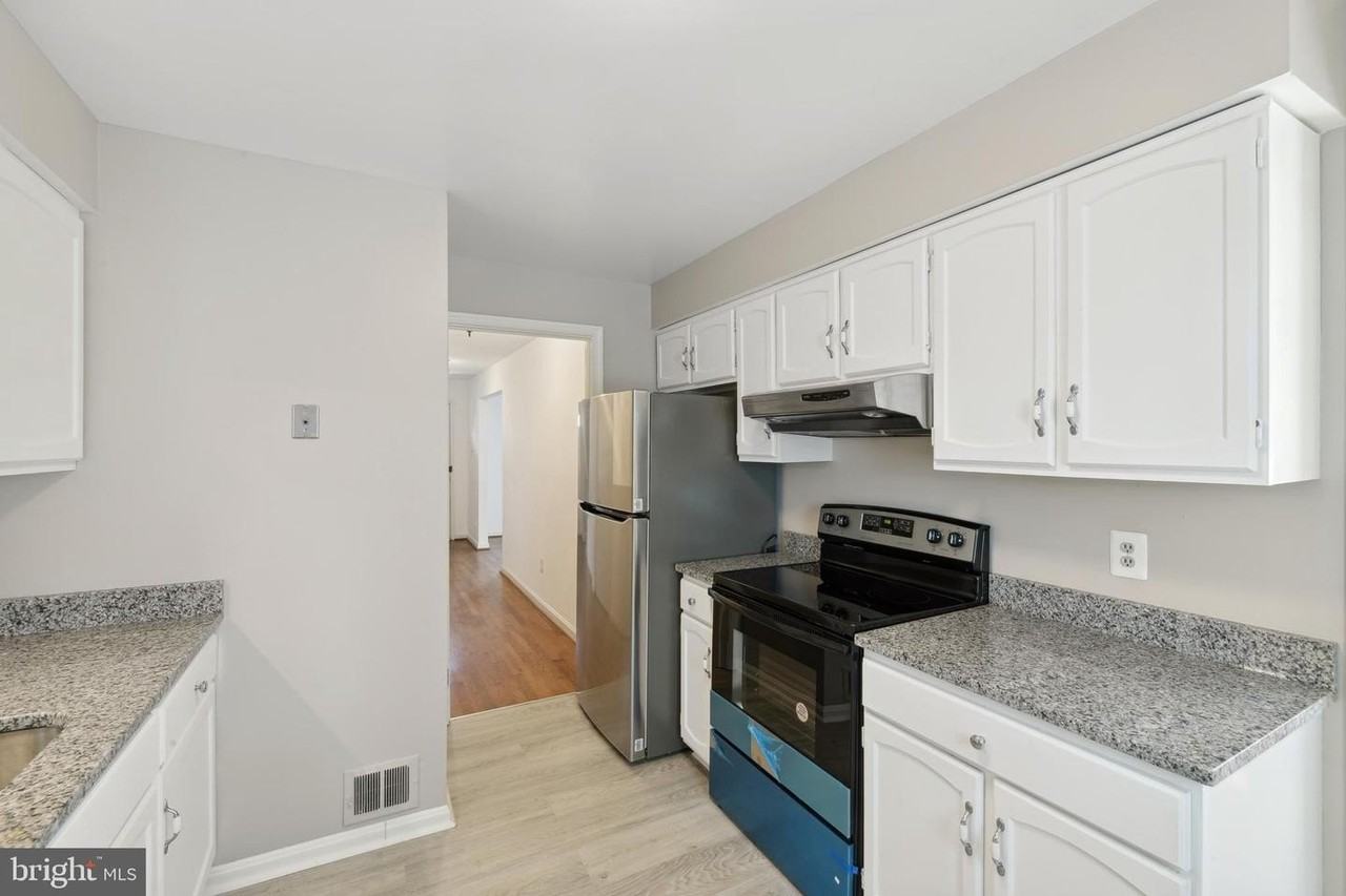 1549 Bruton Ct - Photo 7 of 18