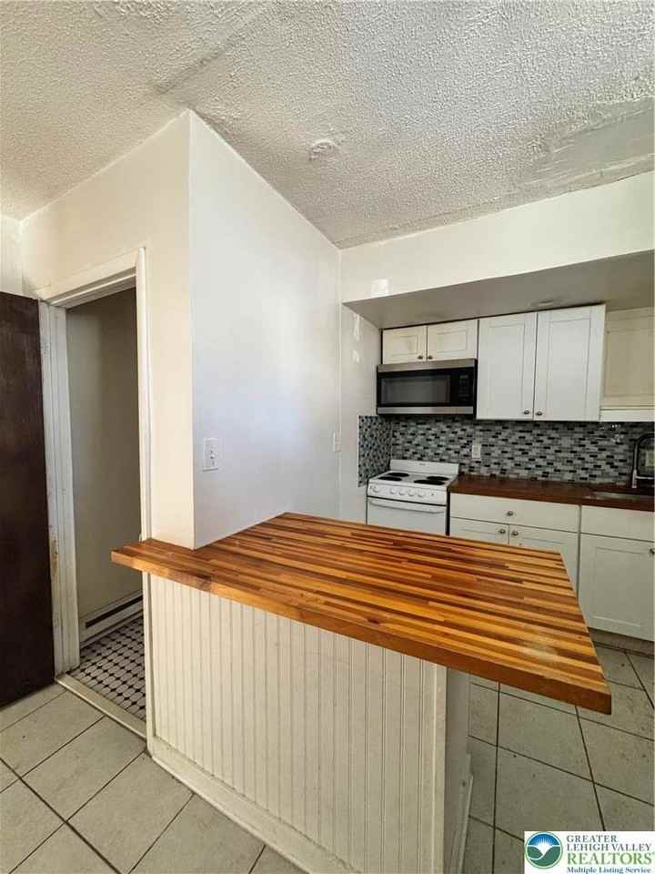 1218 Mechanic St Apt 2 - Photo 7 of 9