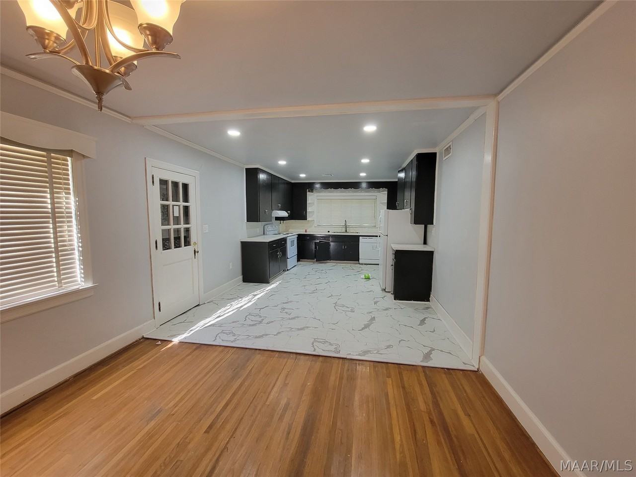 123 Brantwood Dr - Photo 4 of 18