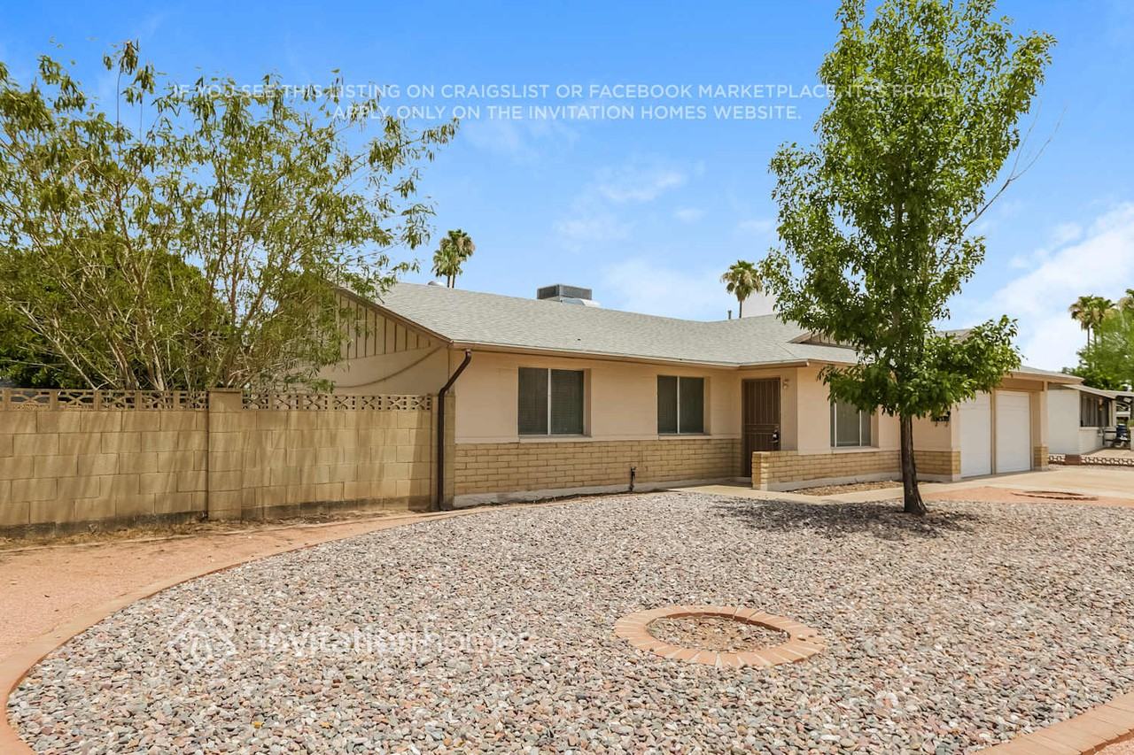 2310 E Riviera Dr - Photo 2 of 16