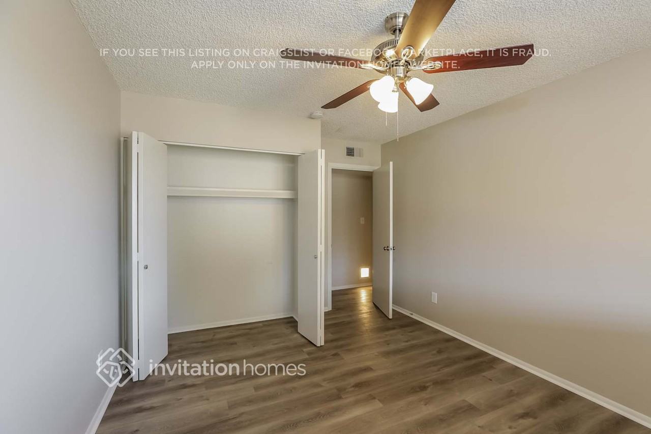 2310 E Riviera Dr - Photo 7 of 16