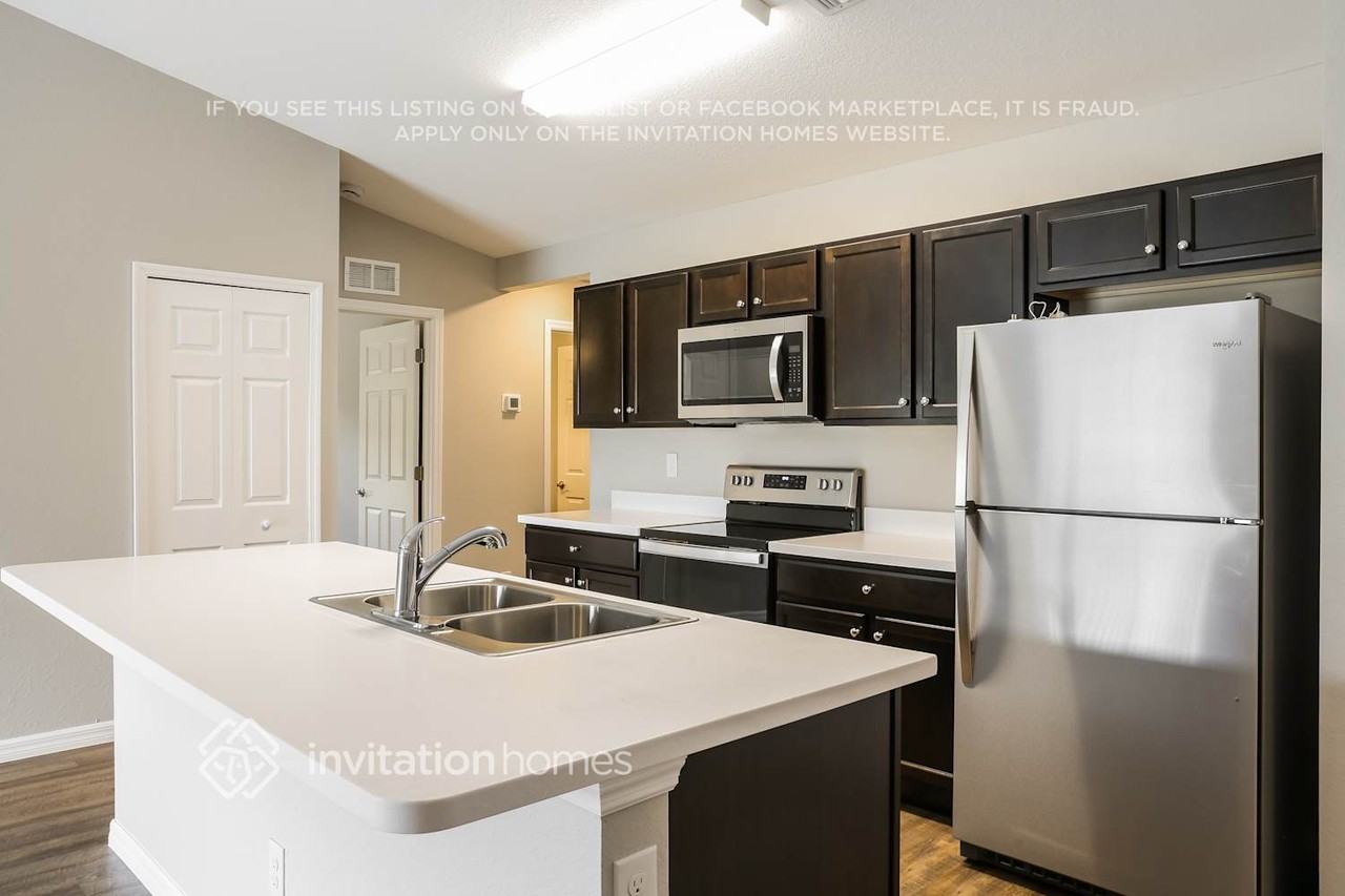 433 Oldenberg St Sw - Photo 6 of 17