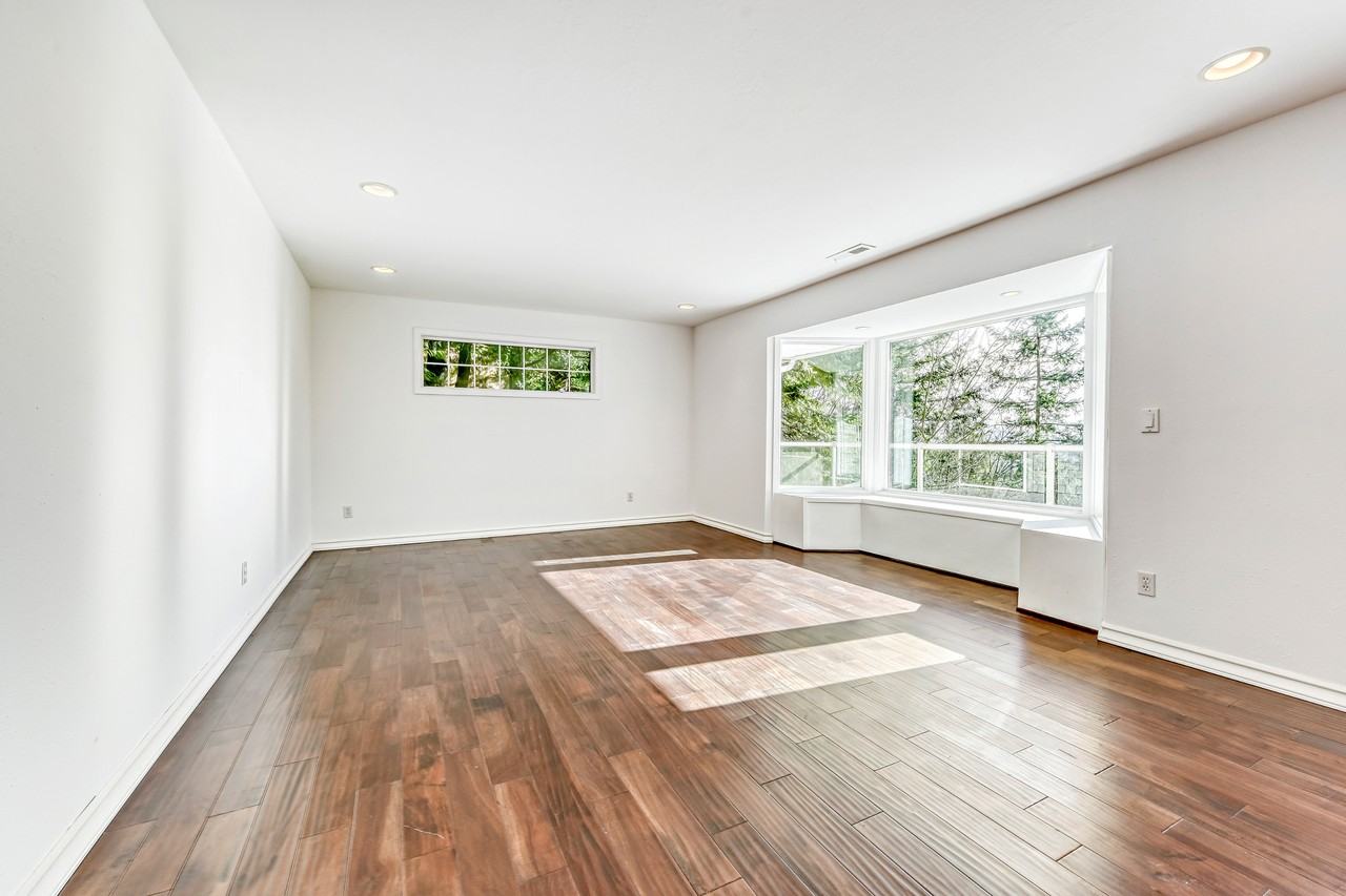 4242 Sw Hewett Blvd #1 - Photo 6 of 30