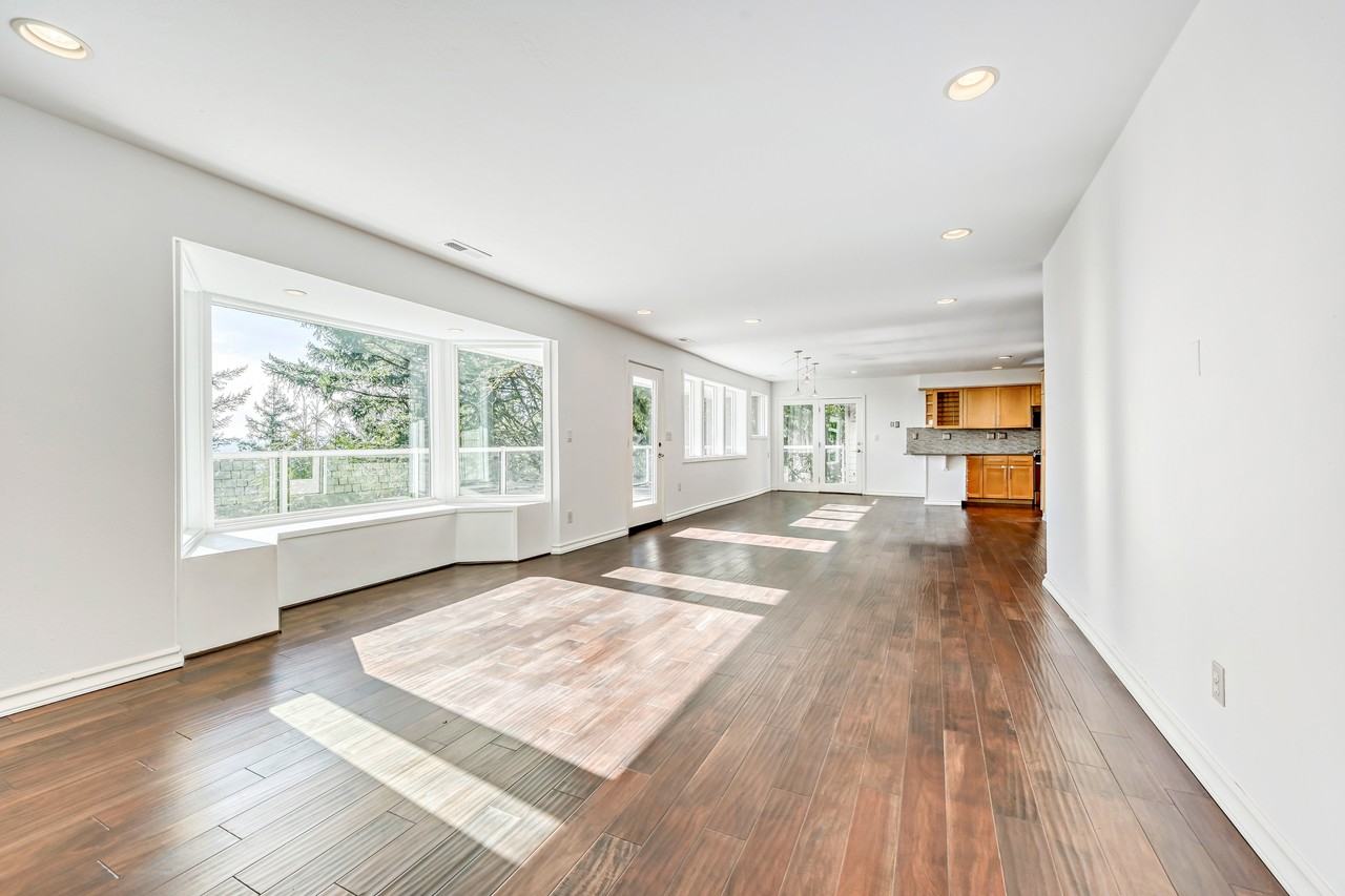 4242 Sw Hewett Blvd #1 - Photo 7 of 30