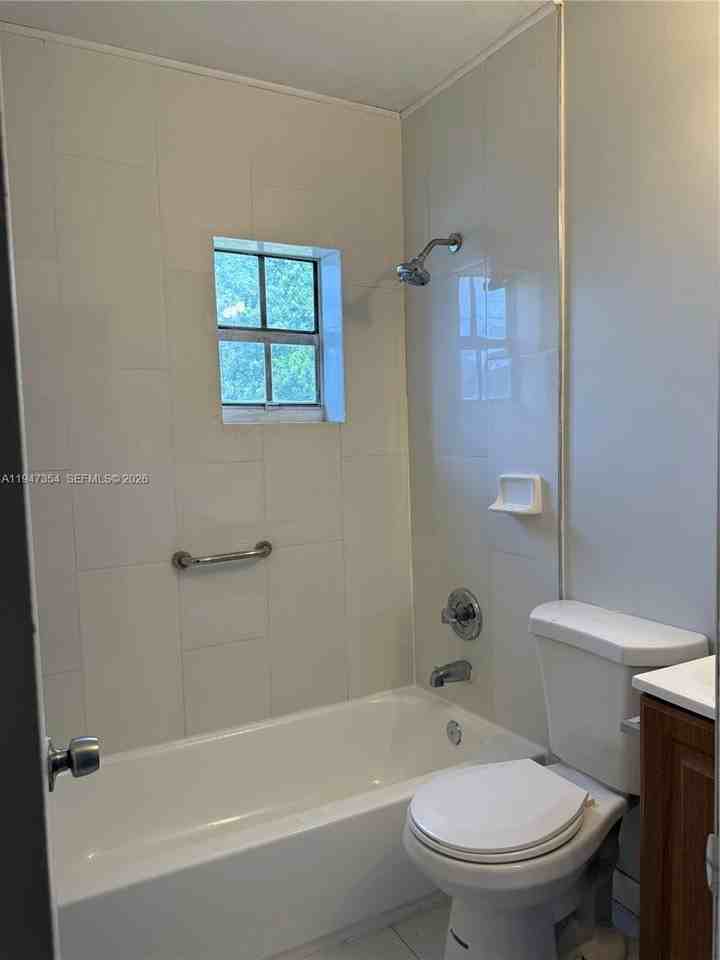 756 Nw 5th St #0 - Photo 7 of 15